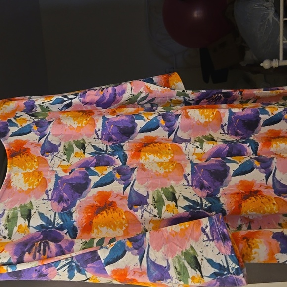 Agnes & Dora Floral 3/4 Sleeve Tee - Multicolor - Picture 5 of 6